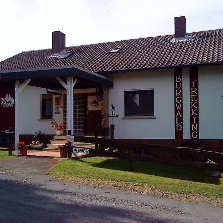 Gaestehaus Burgwald-Trekking Mittelsimtshausen Exterior photo