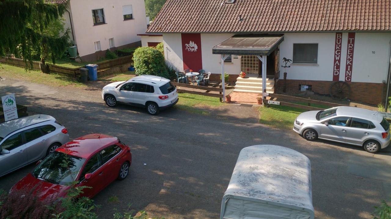 Gaestehaus Burgwald-Trekking Mittelsimtshausen Exterior photo